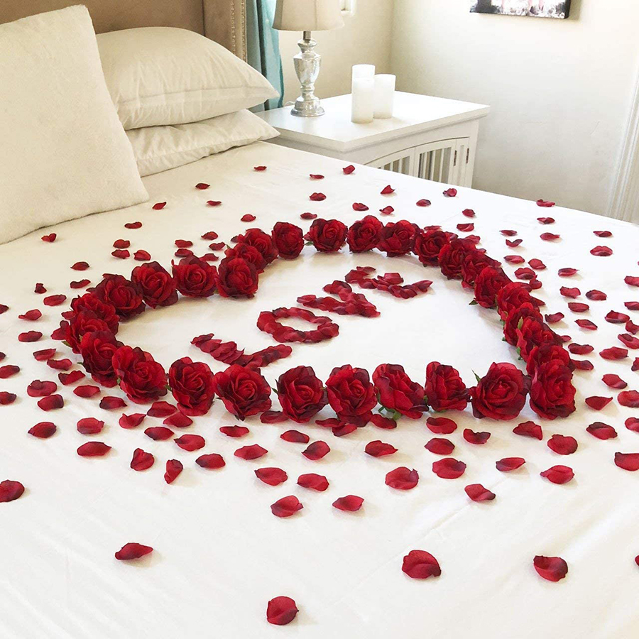 trang trí phòng cưới bằng hoa hồng