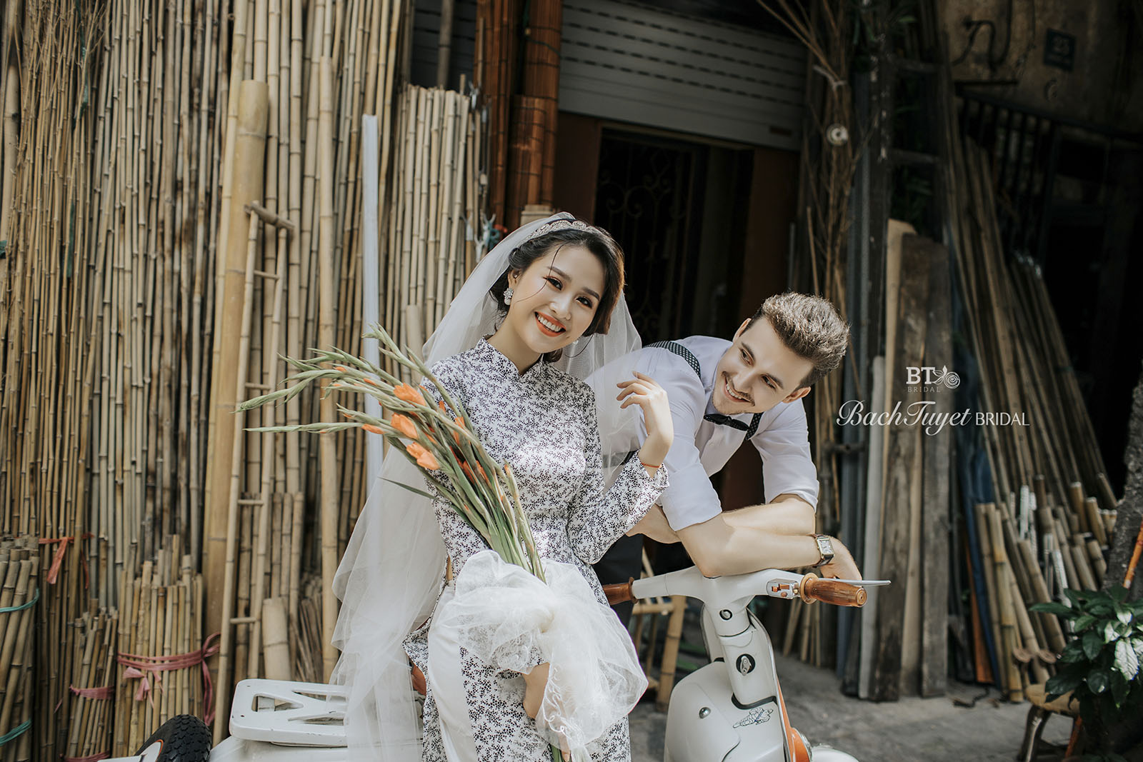 Các concept chụp ảnh cưới với áo dài đẹp mê ly cho cặp đôi tham khảo