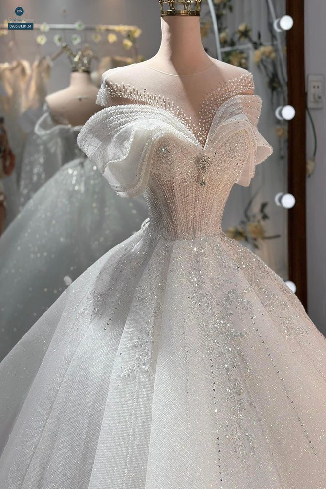 Có nên chọn váy cưới thiết kế riêng không? 