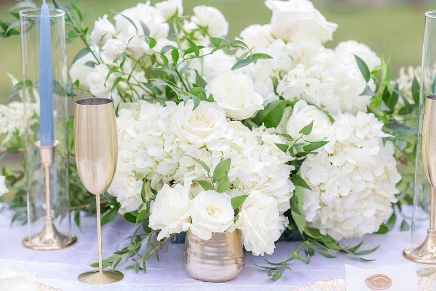 Hoa cẩm tú cầu trang trí tiệc cưới ngoài trời