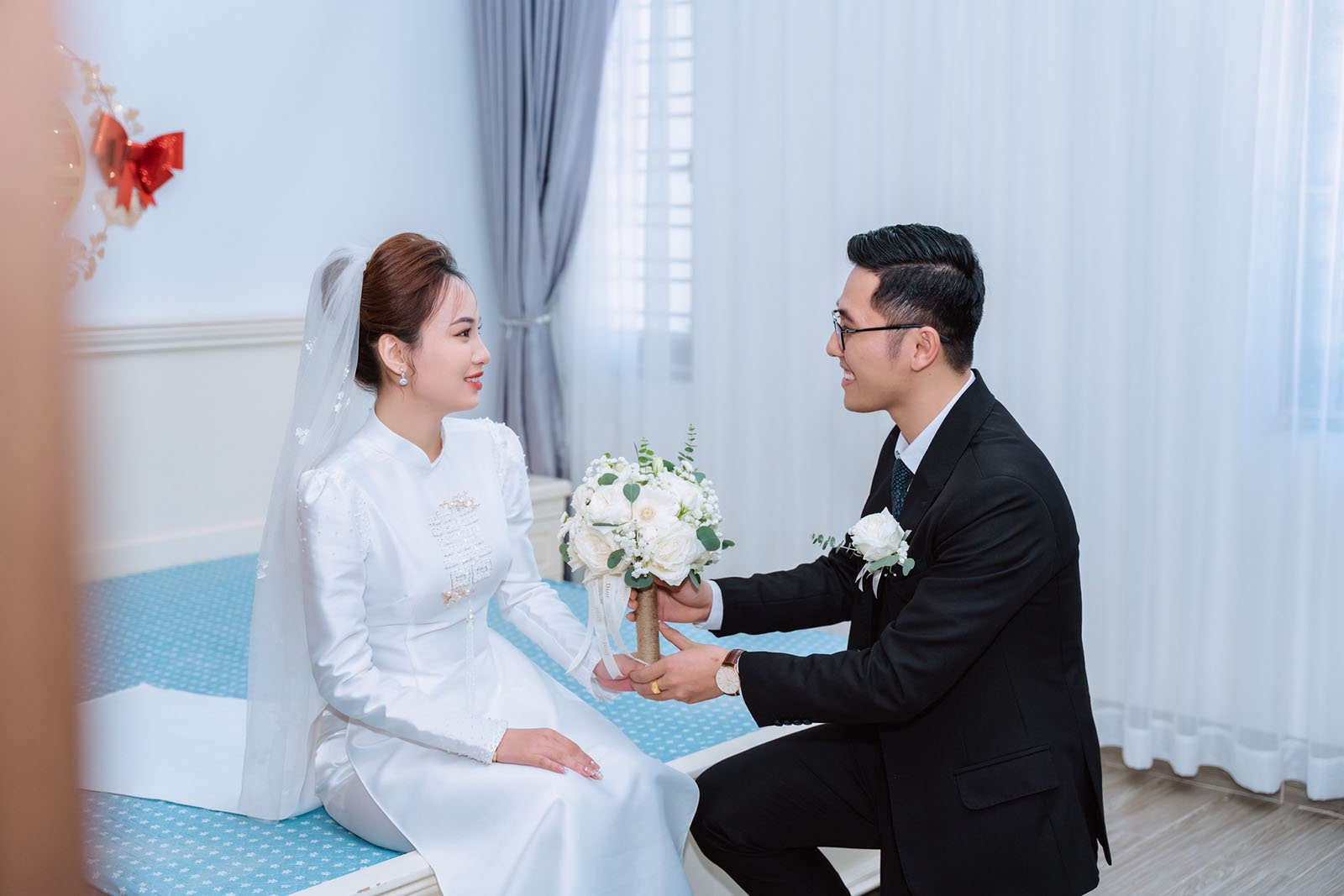 Dịch vụ may áo dài cưới thiết kế riêng cho cô dâu ngày trọng đại