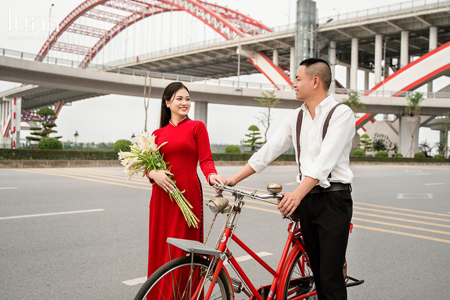 Chụp ảnh cưới tại chân cầu Hoàng Văn Thụ, Hải Phòng 